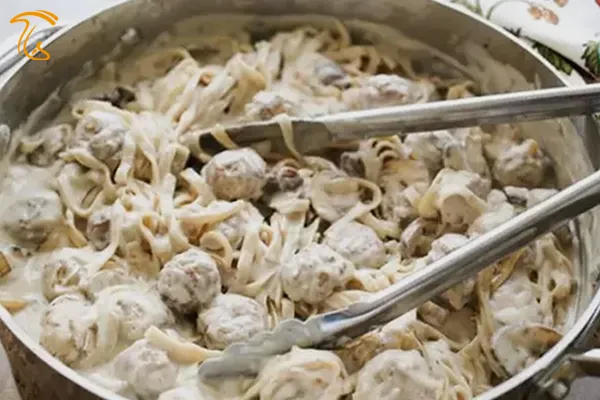 طرز تهیه پاستای نواری با قارچ و گوشت قلقلی- طرز تهیه فتوچینی