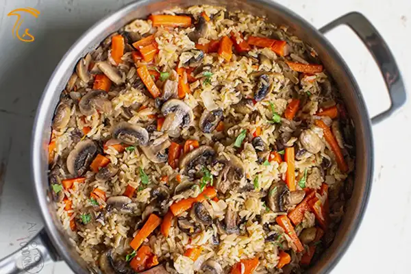 پلو قارچ با سبزیجات