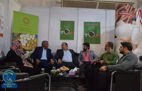 عکس مربوط به جمعی از بزرگان این صنعت است