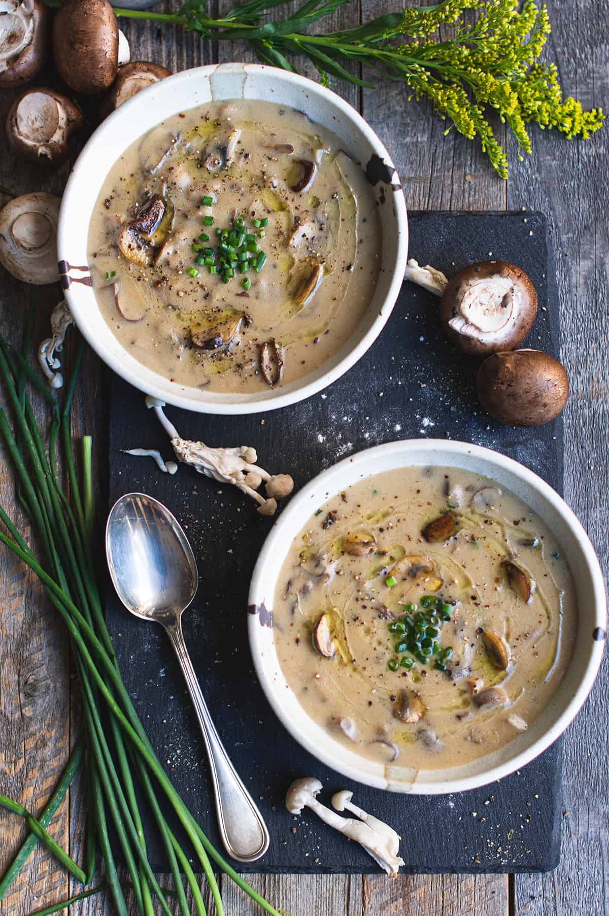 طرز تهیه سوپ پیازچه و قارچ