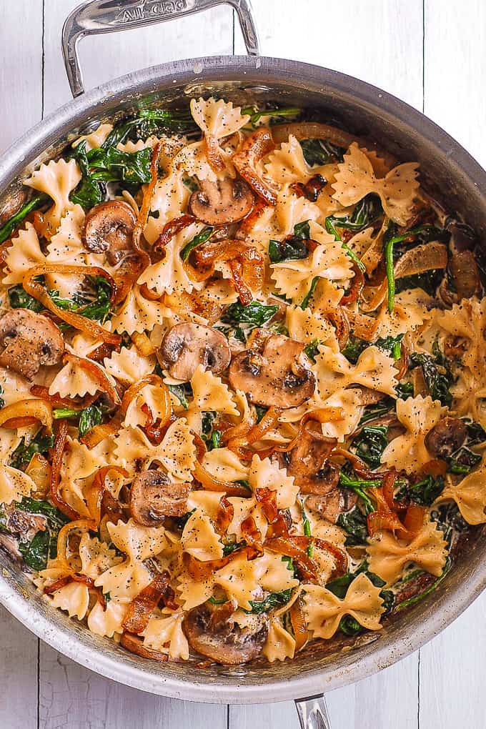 طرز تهیه فارفاله مرغ و قارچ
