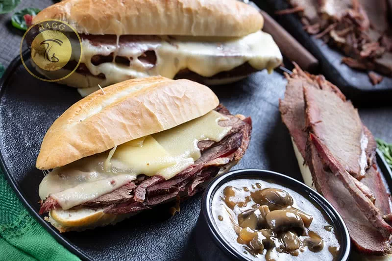 طرز تهیه ساندویچ رست بیف با سس قارچ