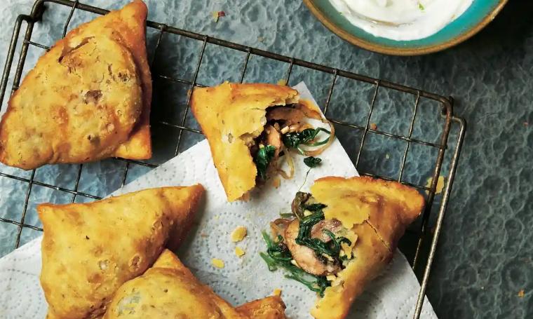 طرز تهیه سمبوسه اسفناج