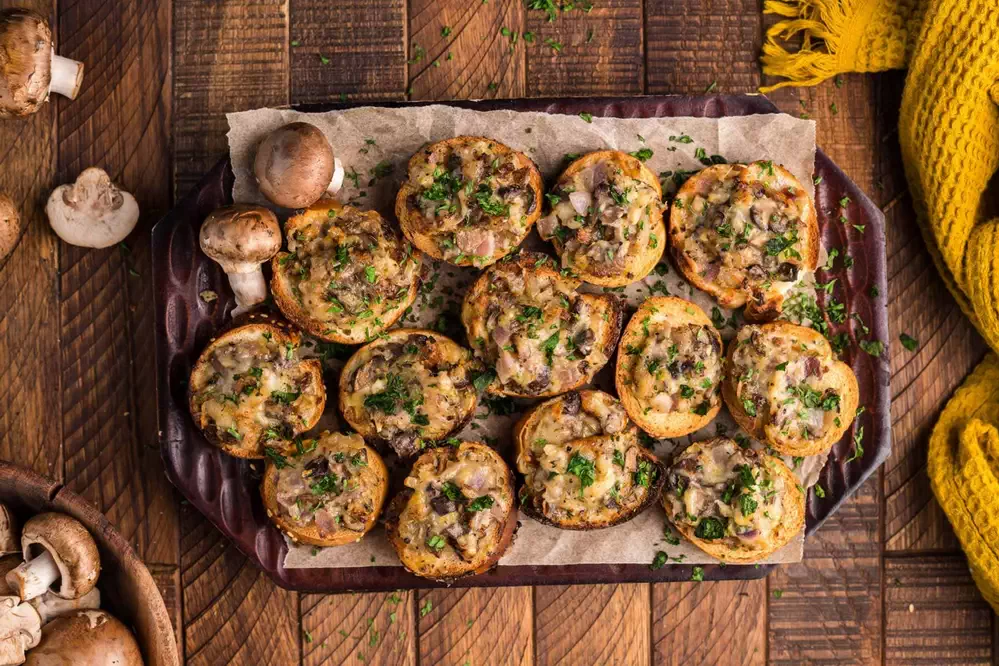 طرز تهیه تست قارچ و پنیر با سبزیجات - طرز تهیه تست قارچ پنیری