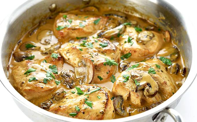 طرز تهیه جوجه با سس قارچ و خامه