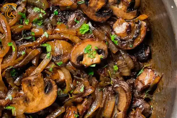 طرز تهیه خوراک قارچ و پیاز