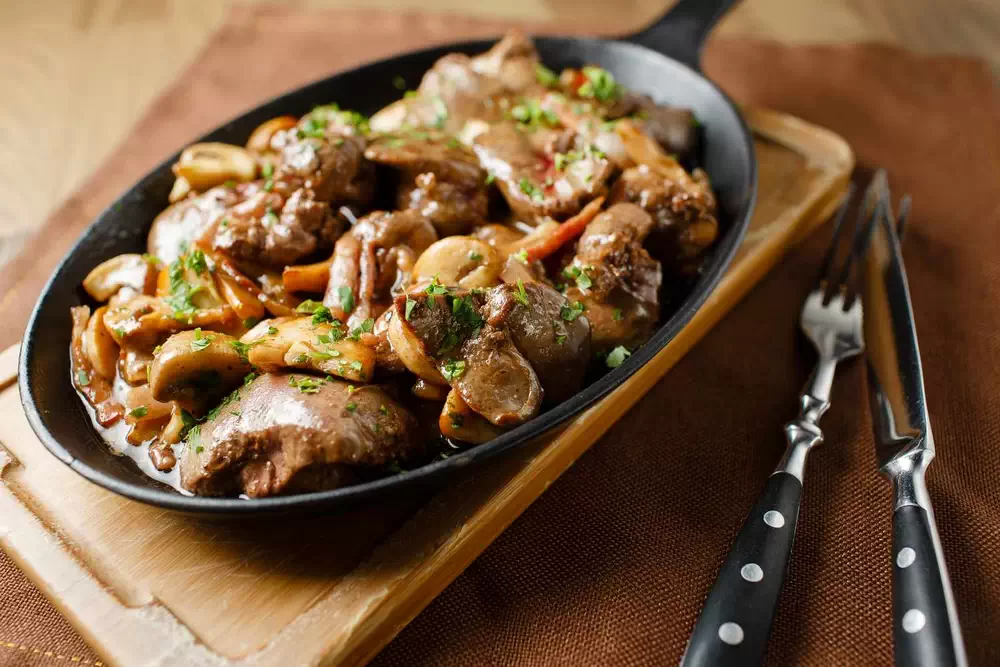 طرز تهیه خوراک سنگدان مرغ و قارچ