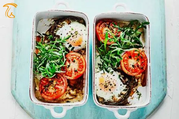 آموزش آشپزی: تخم مرغ با قارچ و گوجه