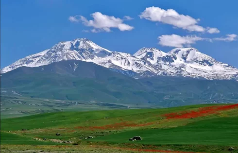 تدوین یک برنامه بلندمدت برای توسعه متوازن شهر توریستی سرعین