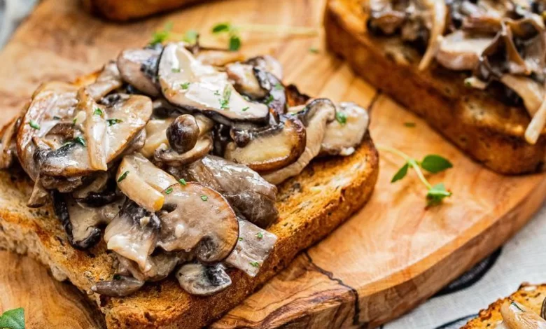 آموزش آشپزی: قارچ استروگانف روی نان تست