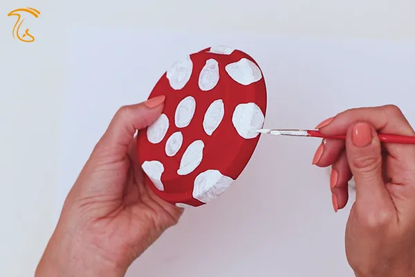 رنگ کردن کاردستی خانه ی قارج