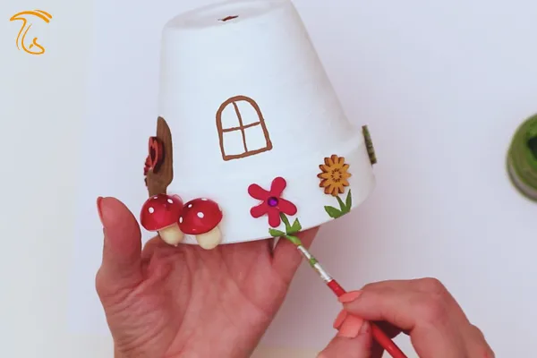 رنگ کردن گل های گلدان