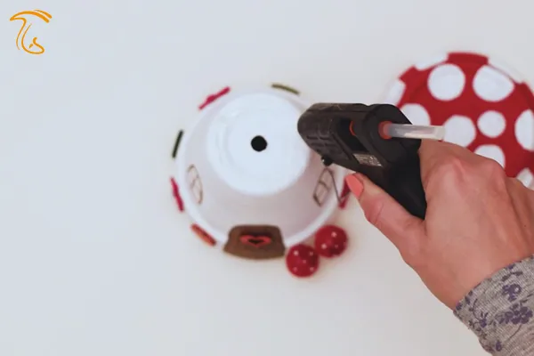 چسب زدن گلدان