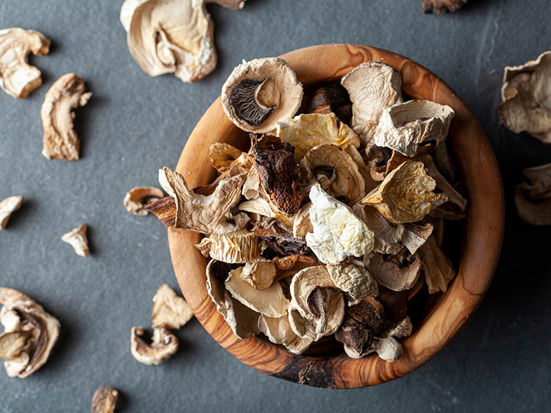 تولید قارچ خشک شده Dried mushroom