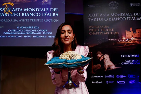 حراجی بین المللی طلای سفید آلبا