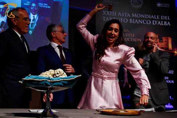 حراجی بین المللی طلای سفید آلبا