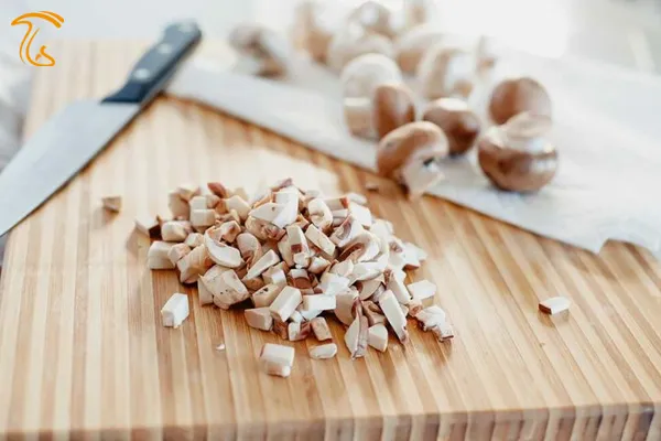 ریز کردن قارچهای خوراکی با روش های گوناگون