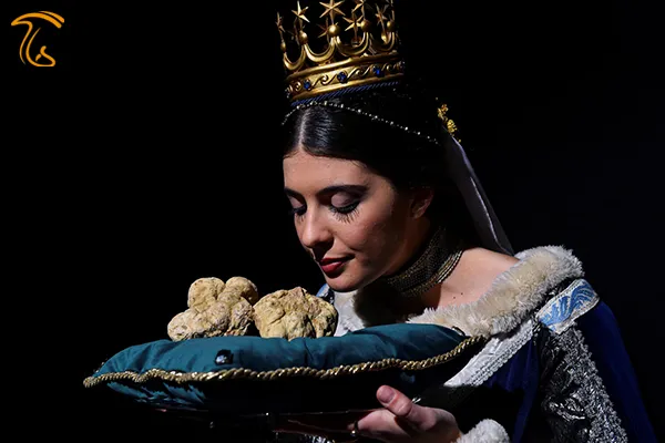 حراج قارچ کمیاب در ایتالیا؟؟!! نادر ترین قارچ دنیا