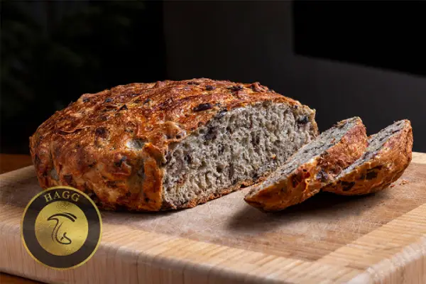 نان قارچ به دلیل داشتن پروتئین و ویتامین دی، در سراسر جهان بسیار مورد توجه قرار گرفته‌است