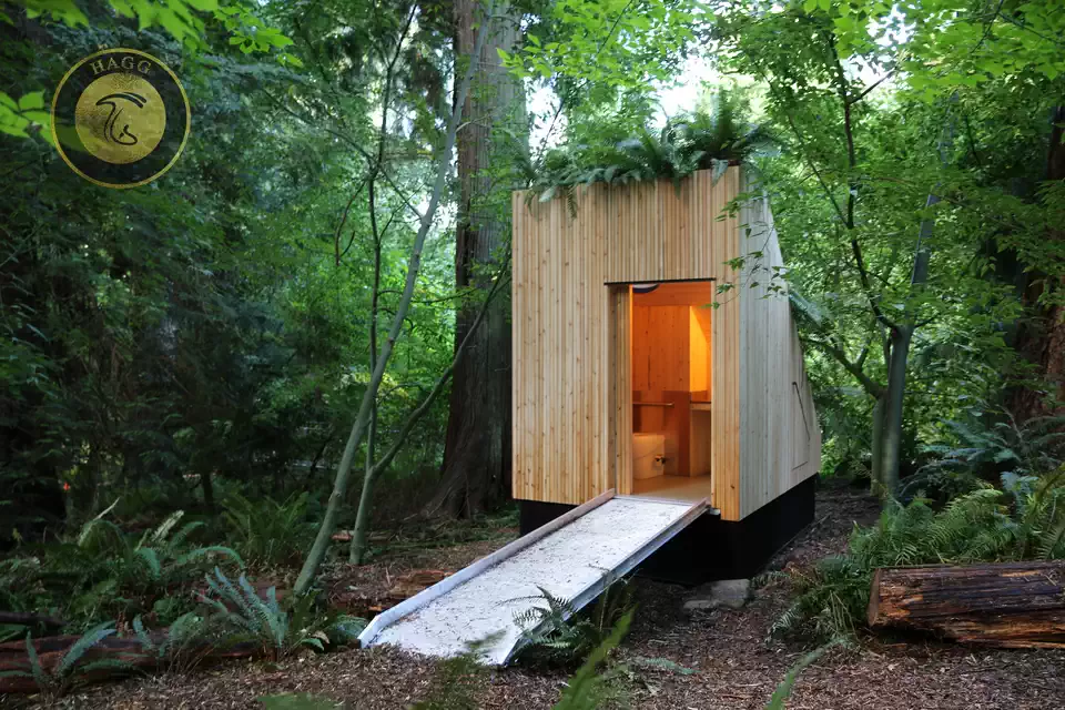 اولین توالت بدون آب جهان با نام مایکو توالت (MycoToilet) با تصفیه کننده های قارچی