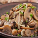 غذای گیاهی - خوراک قارچ و پیاز طرز تهیه قارچ سرخ شده با پیاز