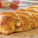 طرز تهیه اشترودل گوشت و قارچ یک نوع از شیرینی های اتریشی