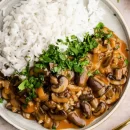 طرز تهیه خورشت قارچ و جعفری