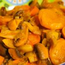 آموزش آشپزی: خورشت آلو قیسی با قارچ